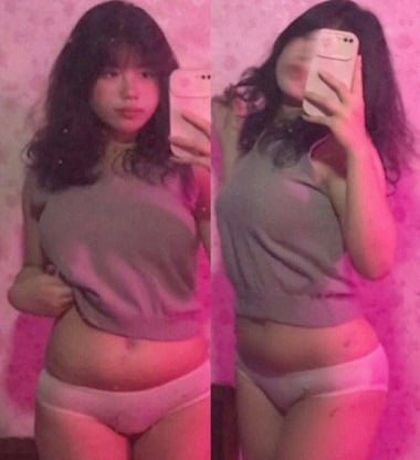 Cô bé mũp mĩm bướm múp